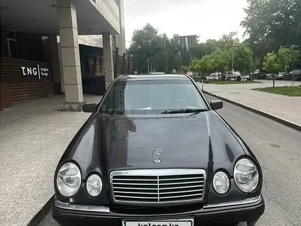 Mercedes-Benz E 280 1996 года за 1 800 000 тг. в Алматы