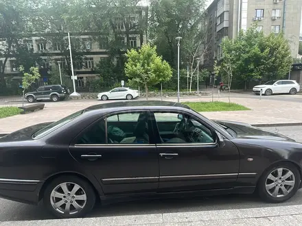 Mercedes-Benz E 280 1996 года за 1 800 000 тг. в Алматы – фото 2