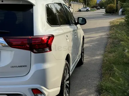 Mitsubishi Outlander 2022 года за 11 990 000 тг. в Костанай – фото 8