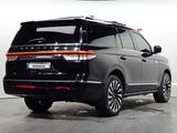 Lincoln Navigator 2023 года за 44 000 000 тг. в Астана – фото 3