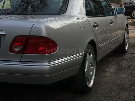 Mercedes-Benz E 430 1999 года за 5 600 000 тг. в Шымкент – фото 4