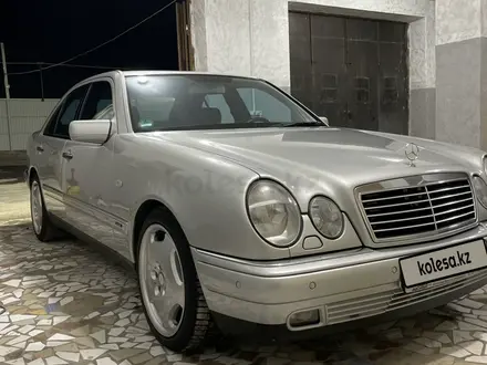 Mercedes-Benz E 430 1999 года за 5 600 000 тг. в Шымкент – фото 85