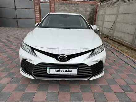 Toyota Camry 2022 года за 16 800 000 тг. в Алматы – фото 5