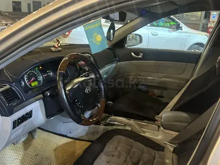 Hyundai Sonata 2005 года за 3 400 000 тг. в Шымкент – фото 2