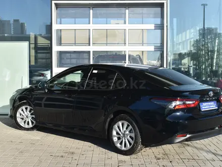 Toyota Camry 2023 года за 15 990 000 тг. в Астана – фото 3