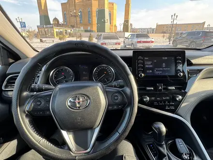 Toyota Camry 2021 года за 13 500 000 тг. в Семей – фото 21