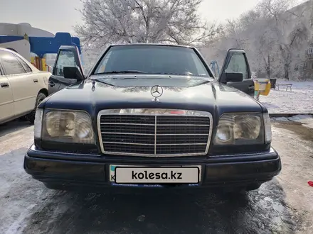 Mercedes-Benz E 220 1994 года за 2 000 000 тг. в Талдыкорган – фото 2