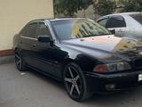 BMW 528 1999 года за 2 600 000 тг. в Алматы – фото 3