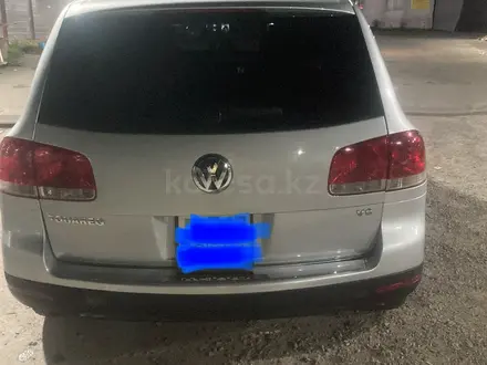 Volkswagen Touareg 2004 года за 4 555 000 тг. в Алматы – фото 6