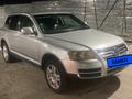 Volkswagen Touareg 2004 годаfor4 555 000 тг. в Алматы – фото 8