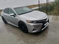 Toyota Camry 2020 года за 9 800 000 тг. в Атырау