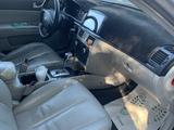 Hyundai Sonata 2006 года за 4 550 000 тг. в Актобе – фото 4