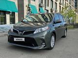 Toyota Sienna 2014 годаfor7 700 000 тг. в Атырау