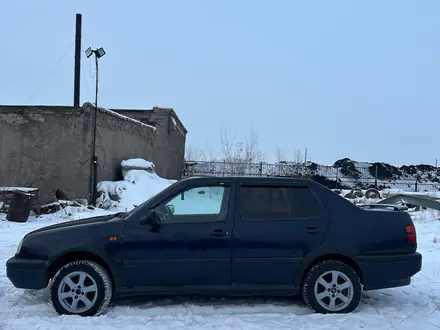 Volkswagen Vento 1994 года за 900 000 тг. в Караганда – фото 2