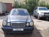 Mercedes-Benz E 230 1997 года за 850 000 тг. в Астана – фото 3
