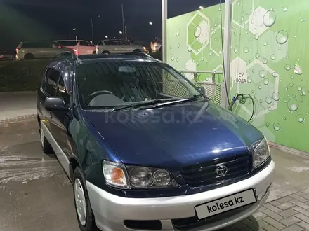 Toyota Ipsum 1997 года за 4 250 000 тг. в Алматы