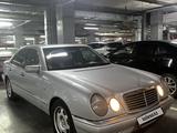 Mercedes-Benz E 320 1998 годаүшін4 800 000 тг. в Астана – фото 2