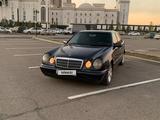 Mercedes-Benz E 240 1997 года за 3 300 000 тг. в Астана