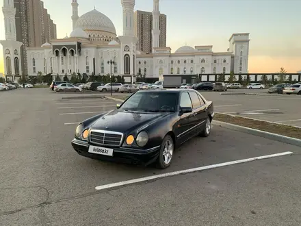 Mercedes-Benz E 240 1997 года за 3 300 000 тг. в Астана – фото 20