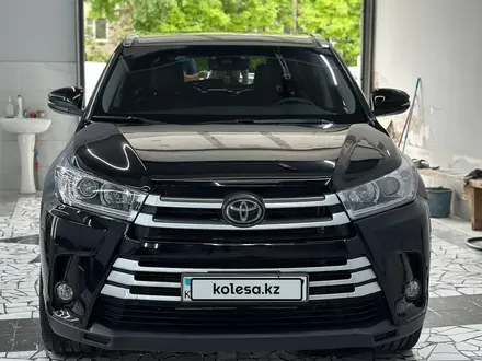 Toyota Highlander 2018 года за 21 000 000 тг. в Шымкент – фото 4