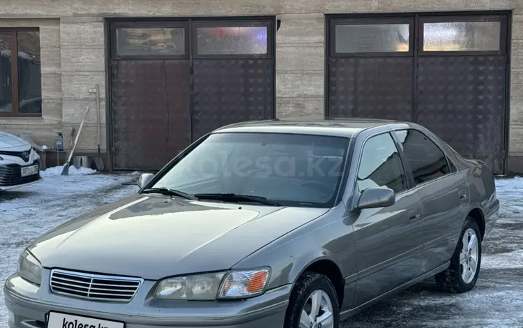 Toyota Camry 2000 годаfor3 700 000 тг. в Алматы