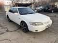 Toyota Camry 1998 года за 2 850 000 тг. в Алматы – фото 2