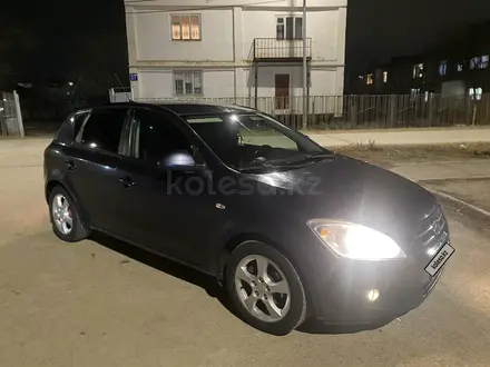 Kia Cee'd 2009 года за 2 700 000 тг. в Атырау – фото 2