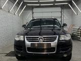 Volkswagen Touareg 2008 года за 8 000 000 тг. в Семей – фото 3