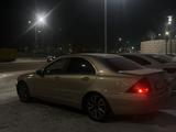 Mercedes-Benz C 180 2001 года за 2 500 000 тг. в Кокшетау – фото 2