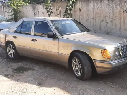 Mercedes-Benz E 230 1989 года за 1 250 000 тг. в Шымкент