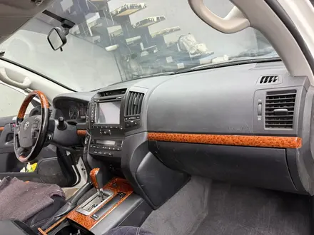 Toyota Land Cruiser 2012 года за 23 500 000 тг. в Актобе – фото 4