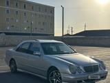 Mercedes-Benz E 320 2000 года за 3 800 000 тг. в Жанаозен