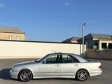 Mercedes-Benz E 320 2000 года за 3 800 000 тг. в Жанаозен – фото 4