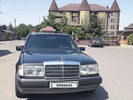 Mercedes-Benz E 230 1992 года за 2 400 000 тг. в Алматы