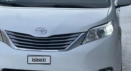 Toyota Sienna 2015 года за 12 000 000 тг. в Атырау