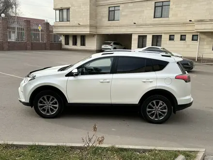 Toyota RAV4 2017 года за 12 750 000 тг. в Алматы – фото 21