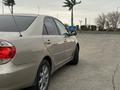 Toyota Camry 2004 годаfor4 900 000 тг. в Актобе – фото 3