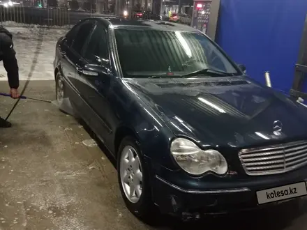 Mercedes-Benz C 240 2002 года за 3 000 000 тг. в Шымкент