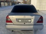 Mercedes-Benz C 180 1994 годаүшін2 050 000 тг. в Караганда – фото 3