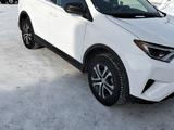 Toyota RAV4 2018 года за 10 900 000 тг. в Костанай – фото 2