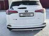 Toyota RAV4 2018 года за 10 900 000 тг. в Костанай – фото 3