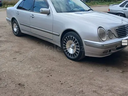 Mercedes-Benz E 320 2000 года за 4 500 000 тг. в Астана – фото 3