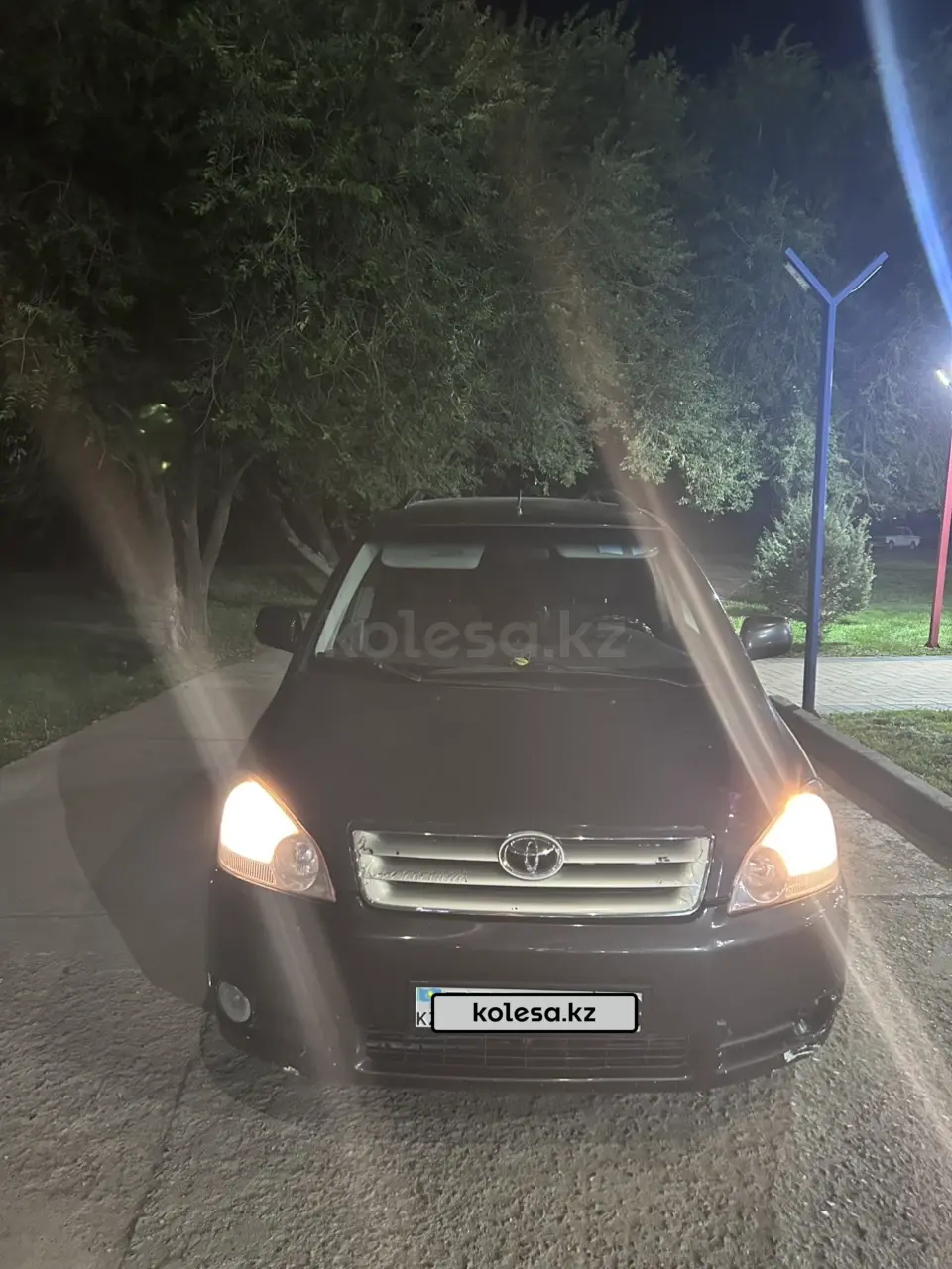 Toyota Avensis Verso, 2001
