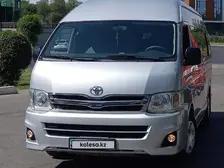 Toyota HiAce, 2011