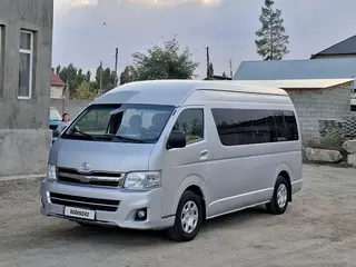 Toyota HiAce, 2011