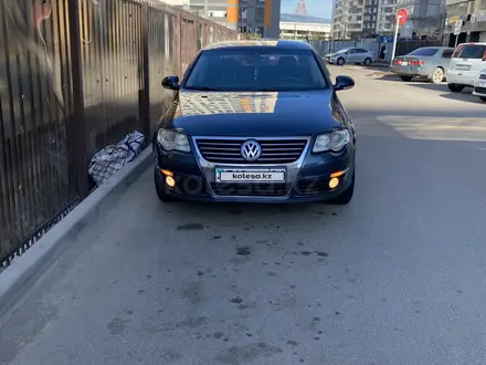 Volkswagen Passat 2007 года за 3 900 000 тг. в Астана – фото 2