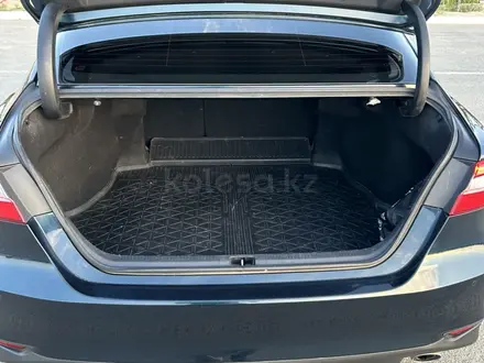 Toyota Camry 2019 года за 11 800 000 тг. в Атырау – фото 11