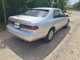 Toyota Camry 2001 года за 2 500 000 тг. в Шымкент – фото 3