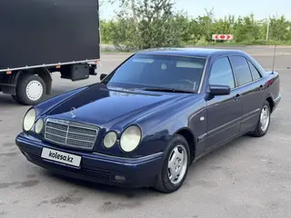 Mercedes-Benz E 230