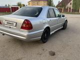 Mercedes-Benz C 200 1995 годаүшін1 800 000 тг. в Актобе – фото 4